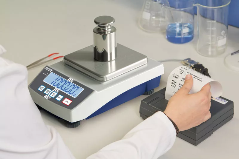 Ensure precise weighing with internal and external calibration